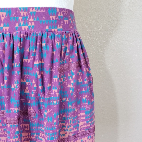 Old Khaki Geometric Print Ombre Short Skirt - Picture 5 of 8